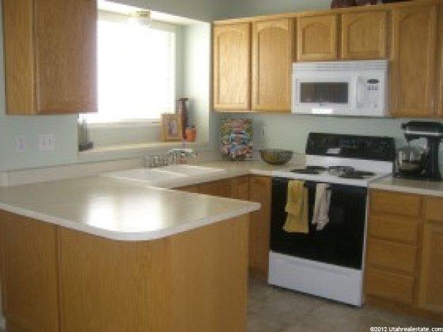 1941 Jenny Ln, Clearfield, UT 84015 — photo 2