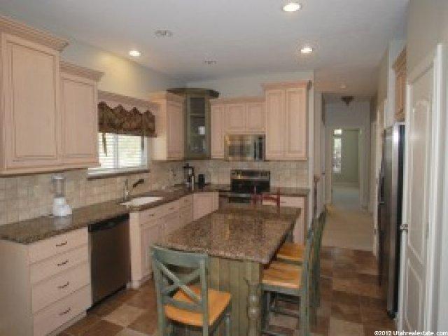 6432 S 890 E, Murray, UT 84121 — photo 5