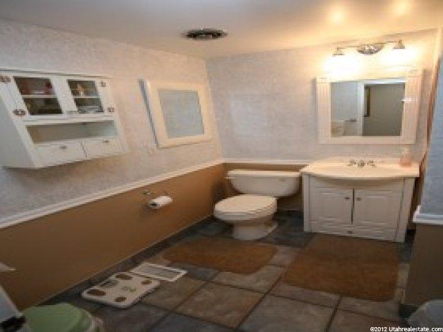1349 N 400 W, Bountiful, UT 84010 — photo 9