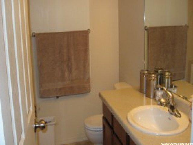 1464 N 2475 W, Clinton, UT 84015 — photo 5