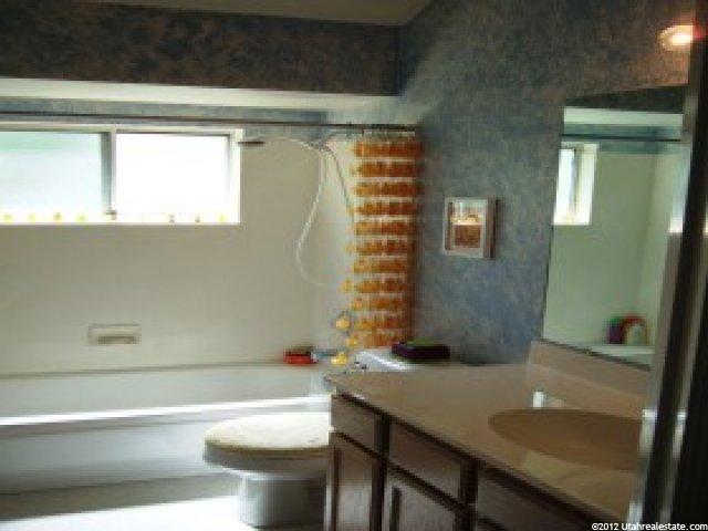 5770 Sunbow Ct, Salt Lake City, UT 84118 — photo 9