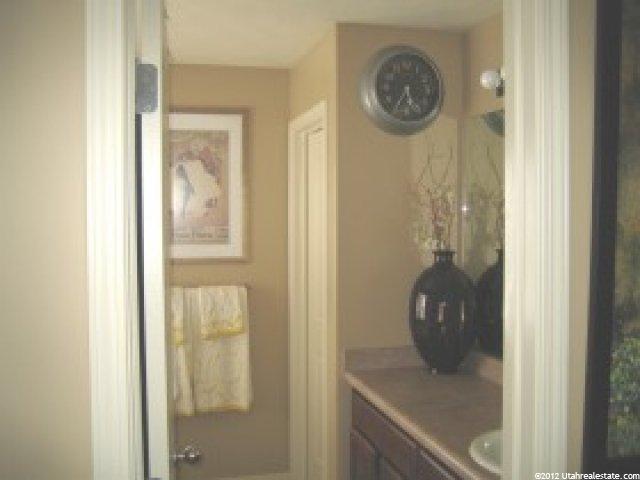 739 W 2010 S, Syracuse, UT 84075 — photo 8