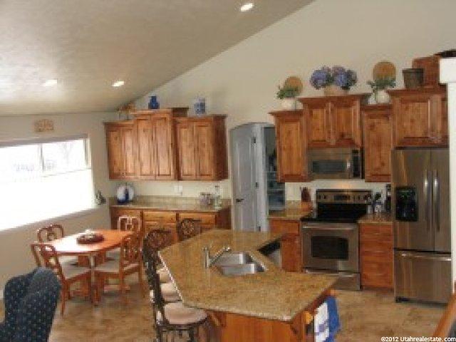 87 W Stauffer Ln, Murray, UT 84107 — photo 2