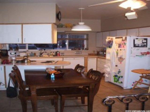 390 E Montgomery Dr, Sandy, UT 84070 — photo 10