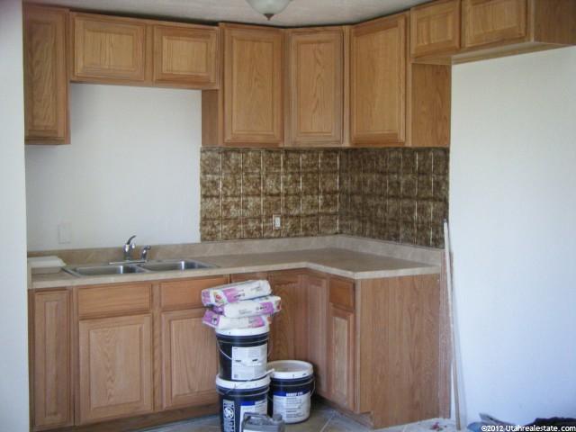 738 Lockwood Dr, Ogden, UT 84404 — photo 2