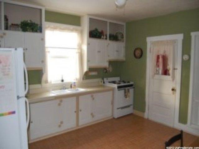 570 2nd St, Ogden, UT 84404 — photo 3