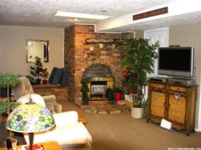 1092 N 300 E, Centerville, UT 84014 — photo 5