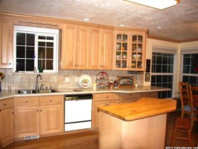 1092 N 300 E, Centerville, UT 84014 — photo 7