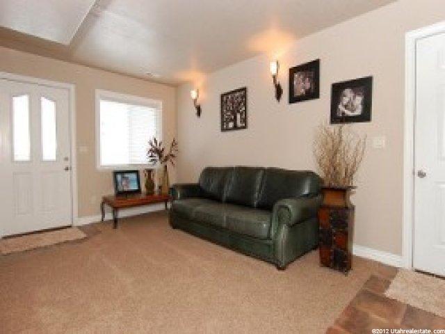 327 W Willow Way, Pleasant View, UT 84414 — photo 3