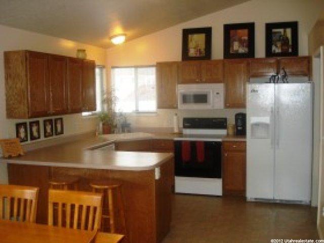89 N 875 W, Layton, UT 84041 — photo 2