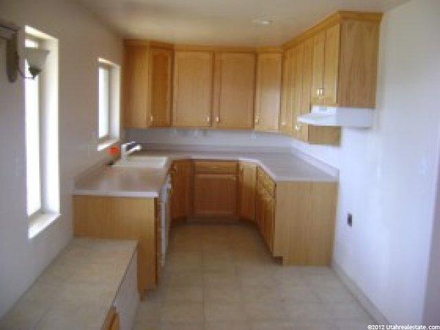 132 Coventry Ln, North Salt Lake, UT 84054 — photo 2