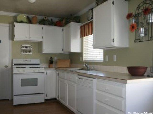 438 W 2500 S, Clearfield, UT 84015 — photo 4