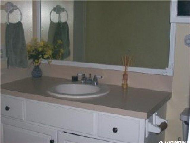 1156 N Nayon Dr E, Layton, UT 84040 — photo 9