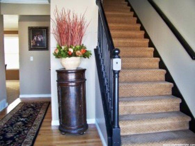 499 W Ariane Way N, Centerville, UT 84014 — photo 2