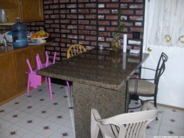 137 E Nicoletti Dr, Midvale, UT 84047 — photo 11