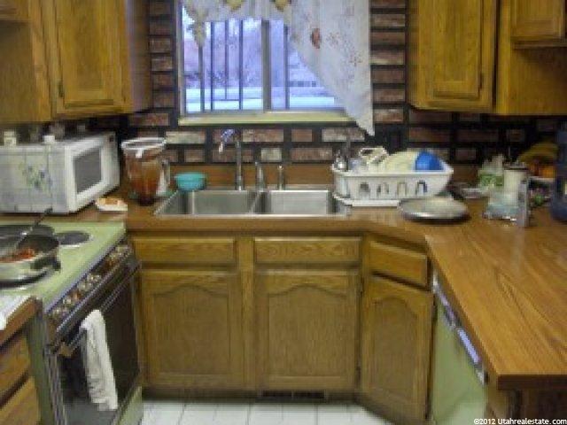 137 E Nicoletti Dr, Midvale, UT 84047 — photo 12