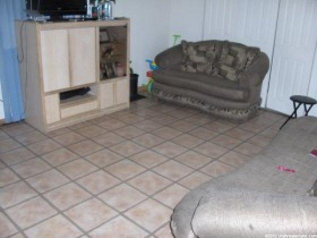 137 E Nicoletti Dr, Midvale, UT 84047 — photo 4