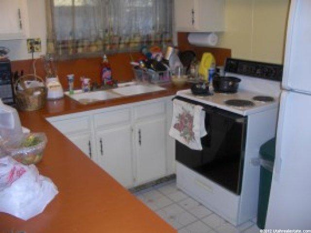 137 E Nicoletti Dr, Midvale, UT 84047 — photo 7