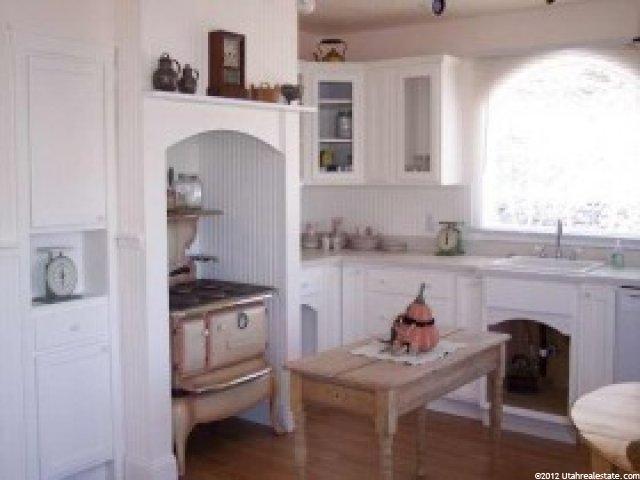 2594 N Viking Dr, Eden, UT 84310 — photo 3