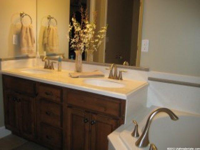 3264 W St Andrews Dr, Syracuse, UT 84075 — photo 9