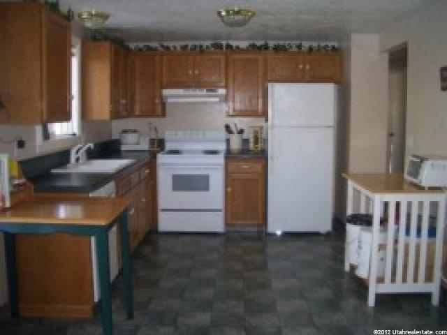199 E Tj Cir, Sandy, UT 84070 — photo 6