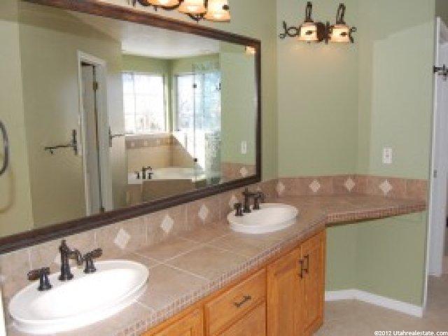 9413 S 3030 E, Sandy, UT 84092 — photo 8