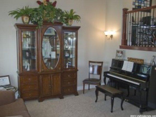 9025 S Ridge Bend Ct E, Sandy, UT 84094 — photo 4