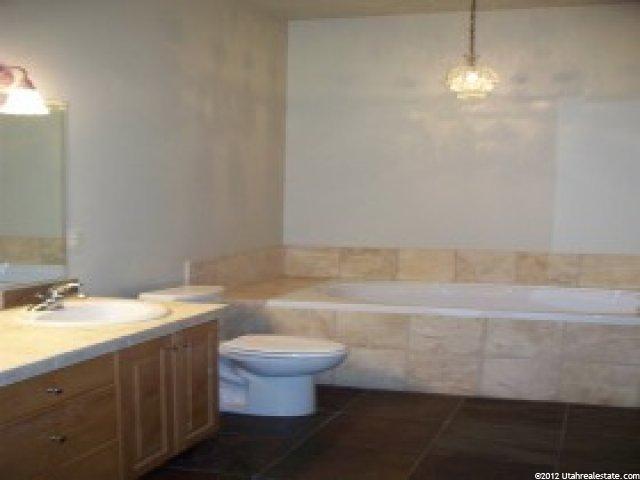 2475 E 1900 N, Layton, UT 84040 — photo 2