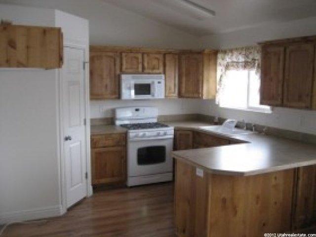 806 Saint Andrews Dr, Syracuse, UT 84075 — photo 4