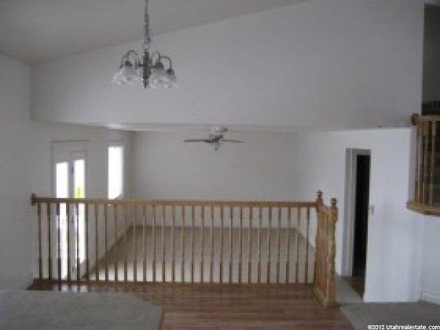 806 Saint Andrews Dr, Syracuse, UT 84075 — photo 5