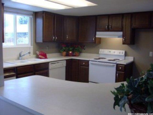 361 E Pepperidge Dr, Midvale, UT 84047 — photo 3