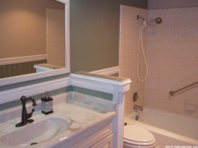 5463 S 300 E, Washington Terrace, UT 84405 — photo 9
