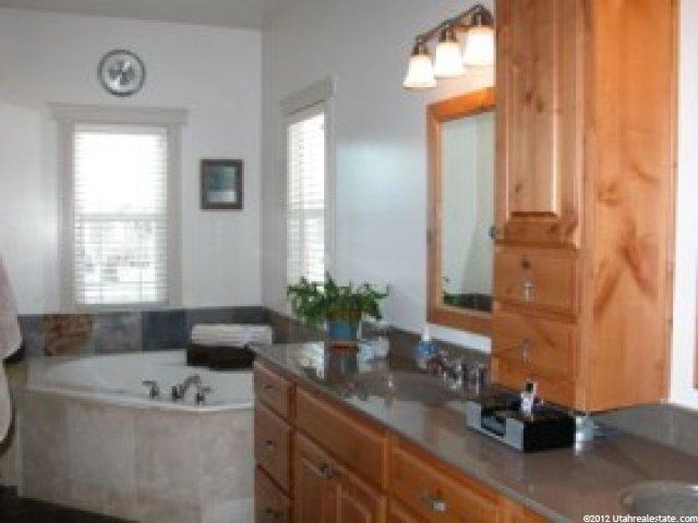8234 S 2600 E, South Weber, UT 84405 — photo 7