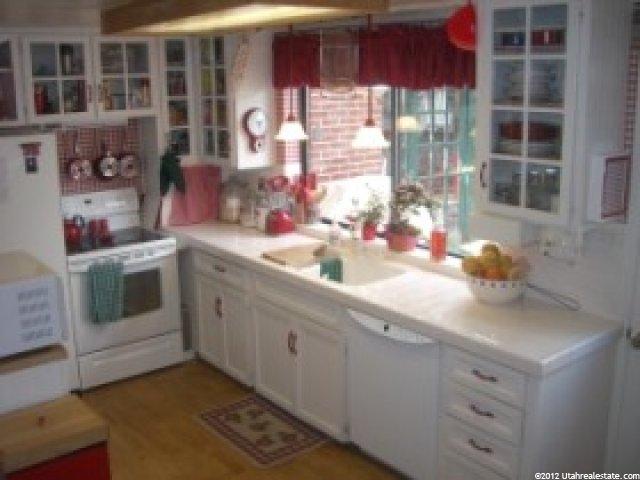 3343 S Lynnbrook Dr, Magna, UT 84044 — photo 2