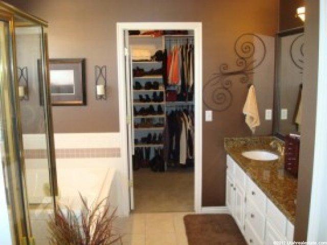 12203 Bluff View Dr, Sandy, UT 84092 — photo 9