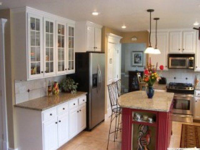 12203 Bluff View Dr, Sandy, UT 84092 — photo 5