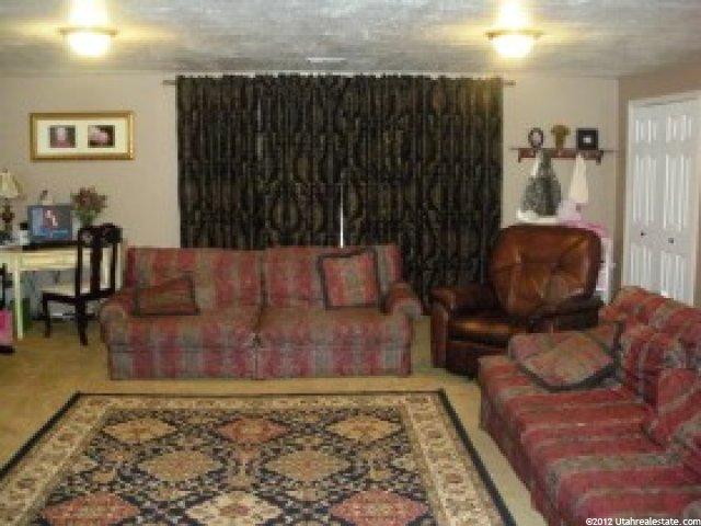 918 W Riverbend Dr, Murray, UT 84123 — photo 2