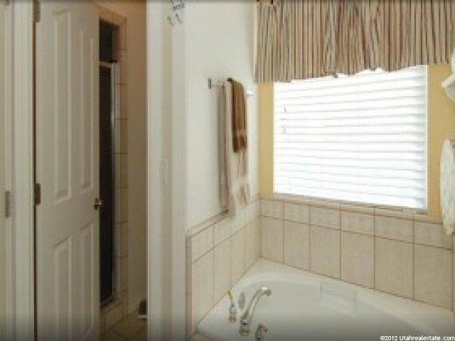 1522 N 300 E, Layton, UT 84041 — photo 9