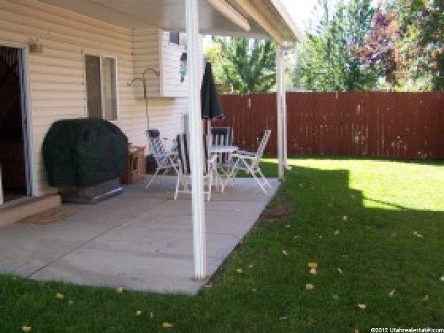 817 Meadow View Dr, Ogden, UT 84404 — photo 8
