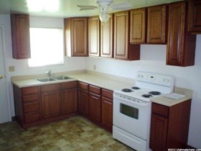 46 W 1500 S, Bountiful, UT 84010 — photo 2
