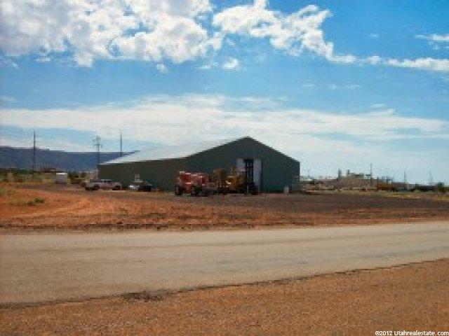 1295 N State St, Hildale, UT 84784 — photo 2