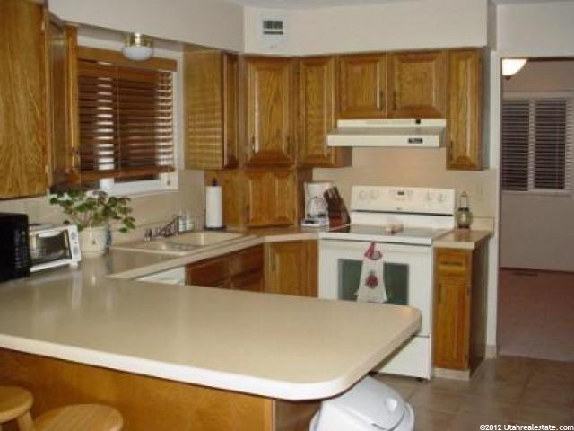 1541 Tameron Dr, Sandy, UT 84092 — photo 9