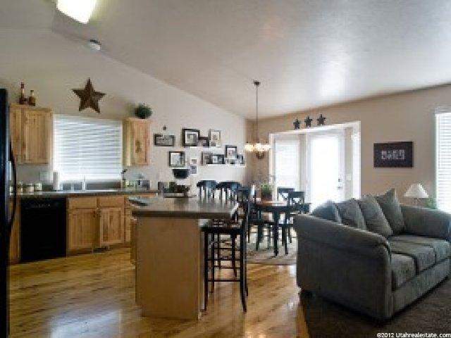 2863 W 2175 N, Clinton, UT 84015 — photo 3