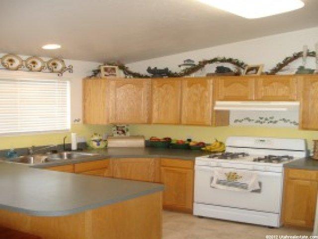 1167 N 200 E, Harrisville, UT 84404 — photo 7