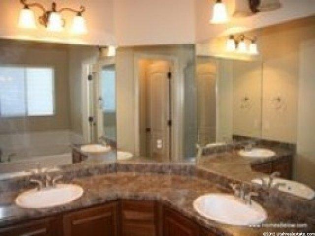 2138 Eagle Crest Dr, Draper, UT 84020 — photo 6