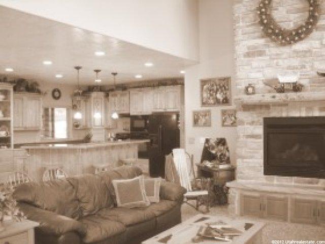9776 E 100 S, Huntsville, UT 84317 — photo 2