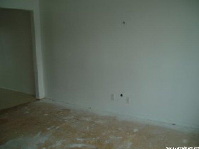 586 W 2050 N, West Bountiful, UT 84087 — photo 3