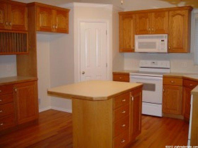 2198 Oak Ln, Layton, UT 84040 — photo 2