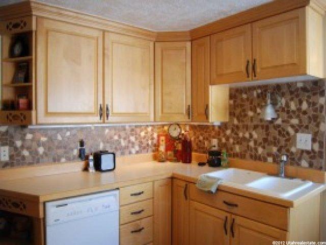 329 W 1450 N, Bountiful, UT 84010 — photo 4