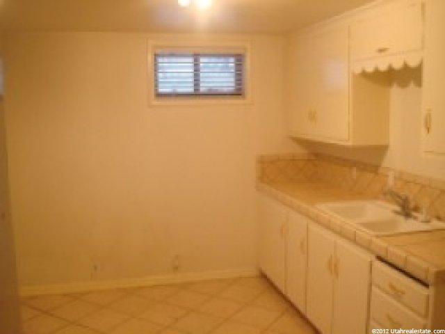 110 W Wicker Ln, Bountiful, UT 84010 — photo 5